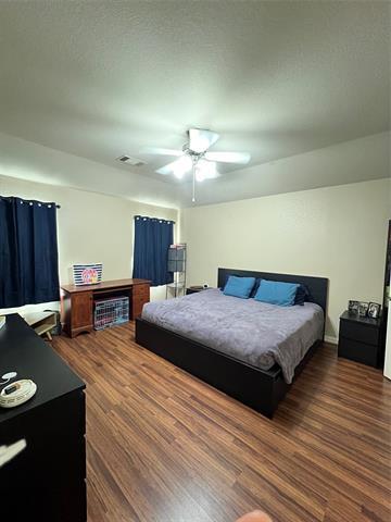 Foto del edificio - 721 Cedar Cove Dr