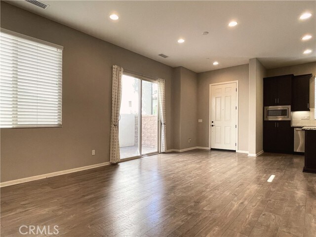 Building Photo - 355 Catalina Way