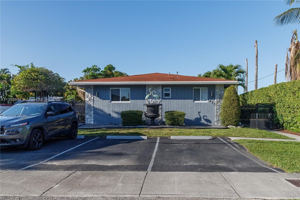 1457 Atlantic Shores Blvd Unit 1, Hallandale Beach, FL 33009 Room for