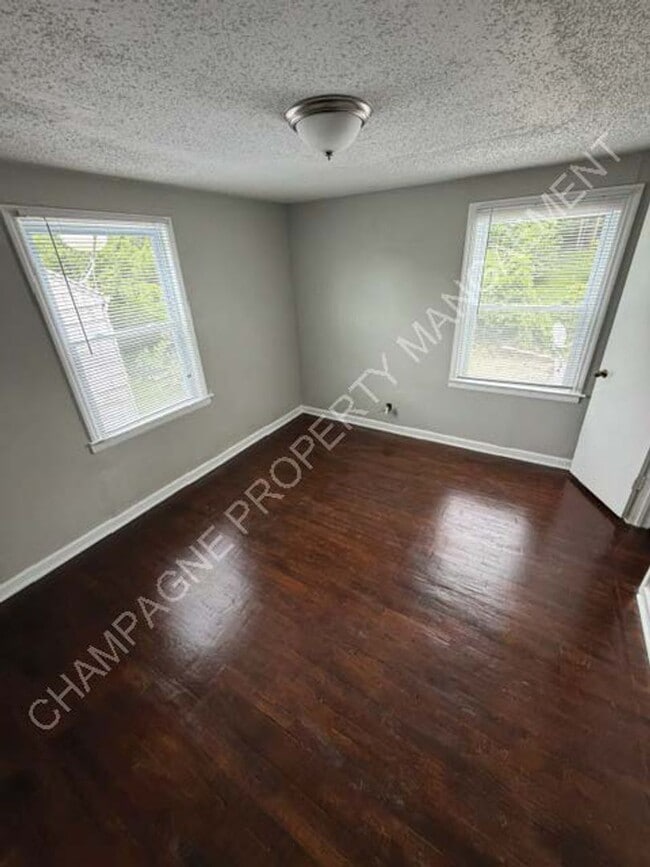 Building Photo - 5411-5413 Swope Pkwy.