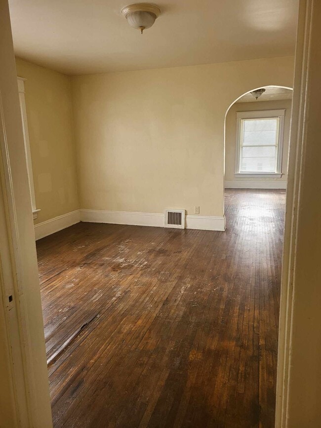 Building Photo - 815 1/2 Randolph St