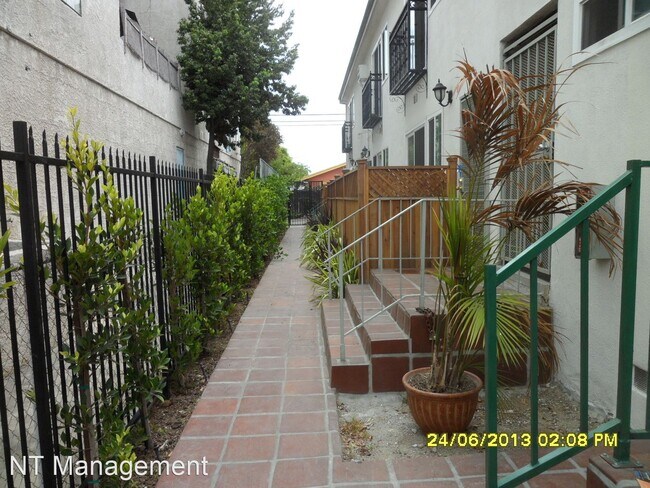 Foto del edificio - 1 br, 1 bath Apartment - 1316 Venice Blvd ...