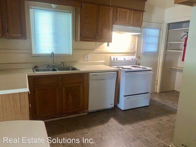 Building Photo - 3 br, 2 bath House - 3114 Lakewood Dr