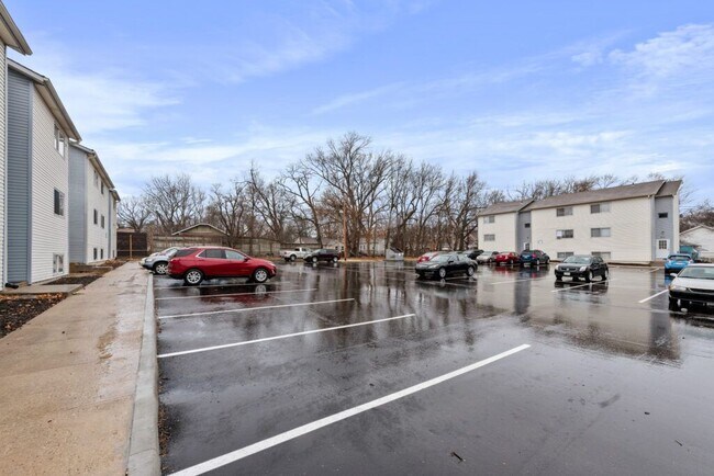 Foto del edificio - POPLAR PLACE