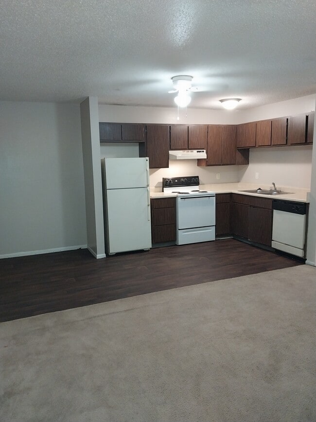 Canterbury Open Kitchen - Kensington Park Apartments