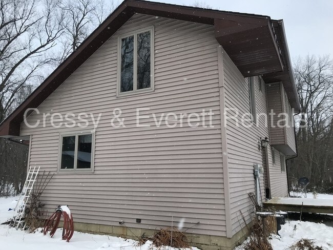 Building Photo - 2425 Hochberger Rd