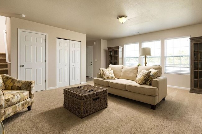 Building Photo - Immediate Occupancy Available