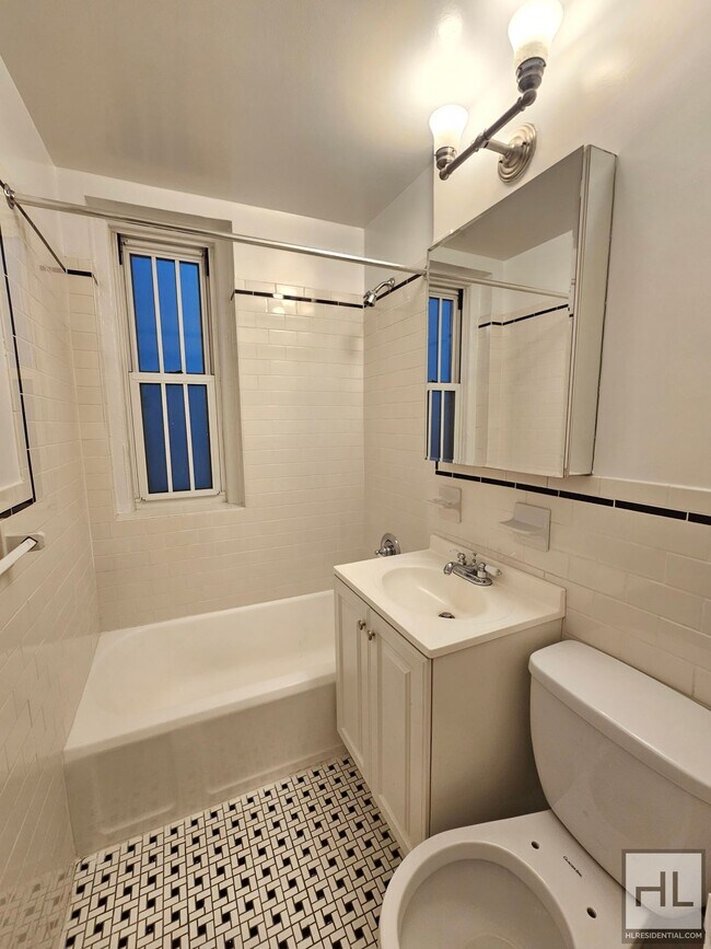 Foto del edificio - Charming Studio in West Village | 3rd Floo...