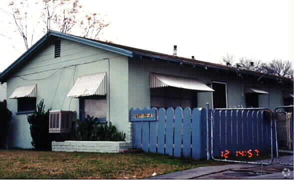 Building Photo - 1431-1441 N Sierra Way