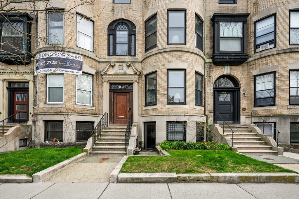 Building Photo - 1015 Beacon St