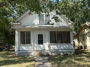 Building Photo - 3204 Holdrege St