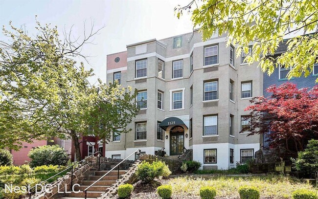 Building Photo - 1125 Maryland Ave NE