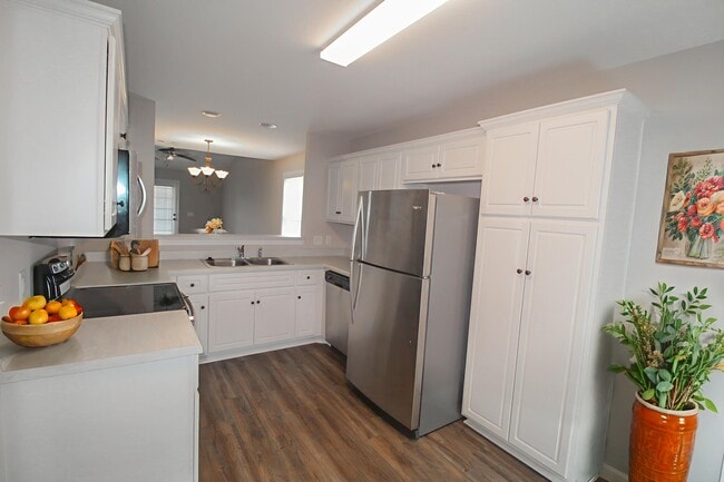 Building Photo - 430 Andover Dr