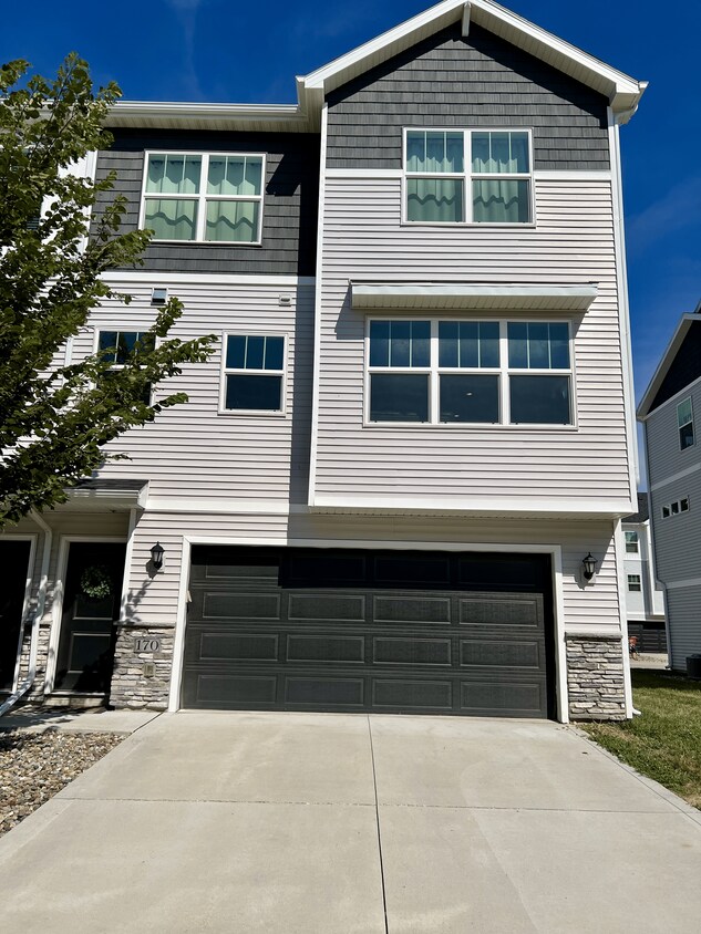 170 NE 23rd Ln, Ankeny, IA 50021 Townhome Rentals in Ankeny IA