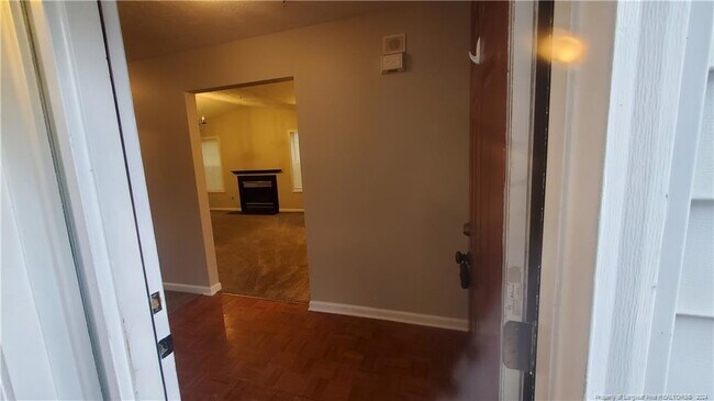 Building Photo - 241 Waterdown Dr