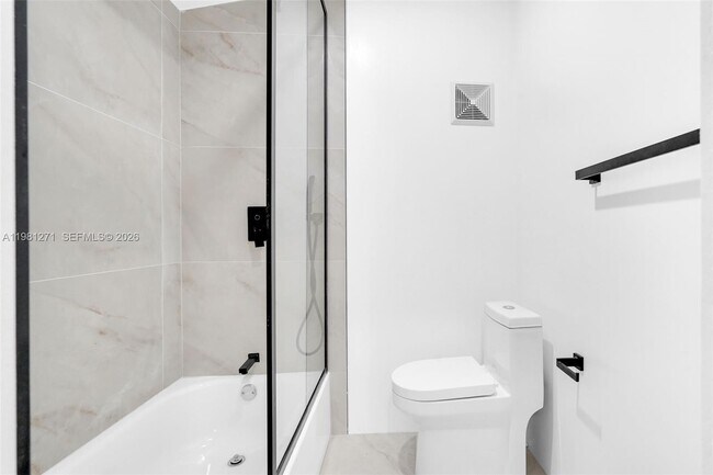 Building Photo - 2419 Coolidge St