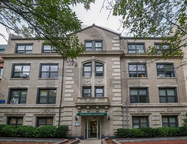 Building Photo - 546 W Wellington Ave