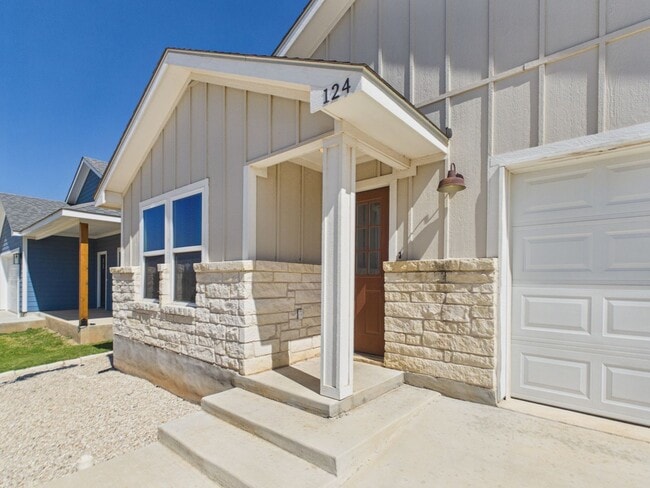 Building Photo - 124 Feather Way
