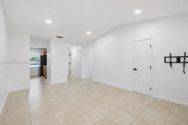 Foto del edificio - 5113 SW 138th Ave Cir