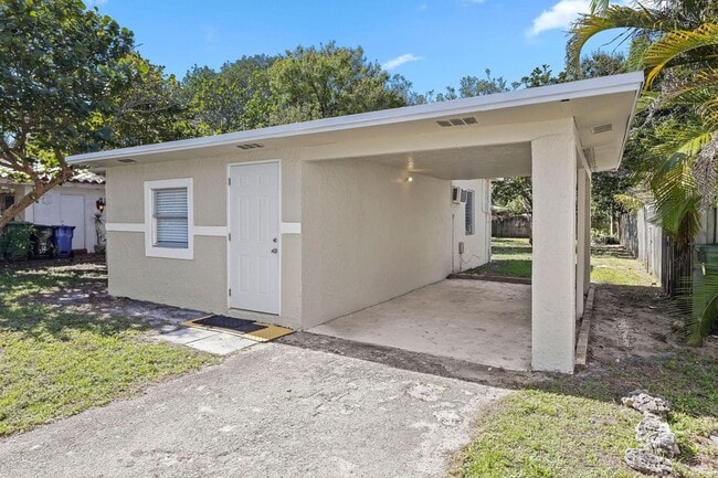 Building Photo - 1409 NW 7th Ave