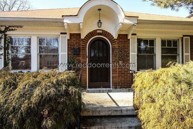 Building Photo - 5440 Carrollton Ave