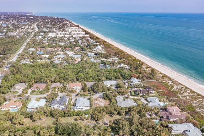 Foto del edificio - 2225 Silver Sands Ct