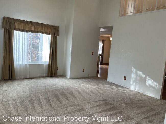 Building Photo - 3 br, 2.5 bath House - 5890 Starcrest Ave