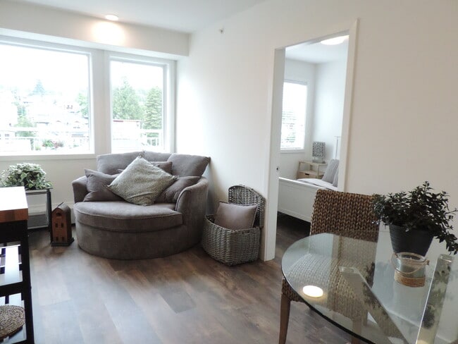 Building Photo - Beautiful 1 Bedroom 1 Bath with Balcony