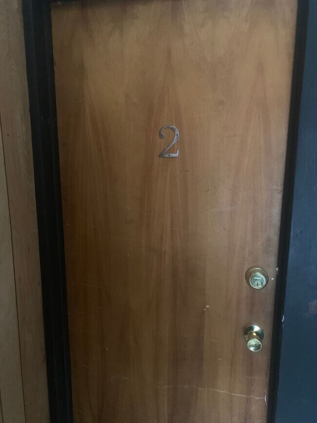 Foto del edificio - 2nd Floor Apartment West End York City
