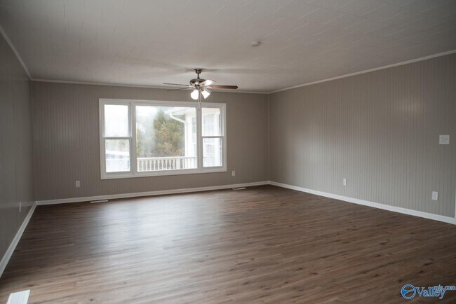 Foto del edificio - 1275 Gravel Ridge Rd