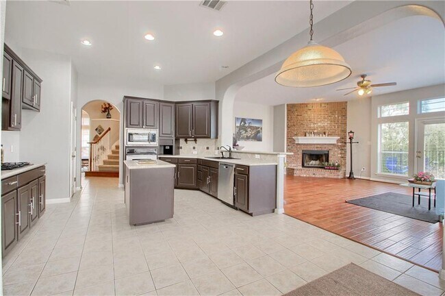 Foto del edificio - 3003 Cashell Wood Dr