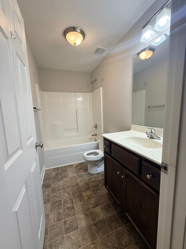 Building Photo - 255 Audley Ave