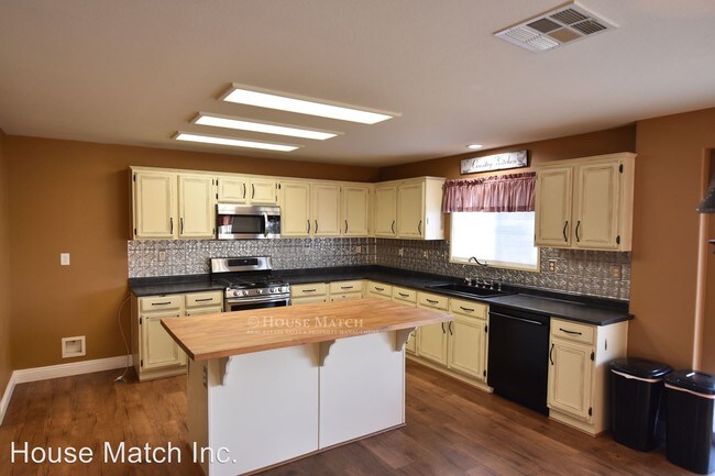 Building Photo - 5 br, 3 bath House - 33626 Abbey Road