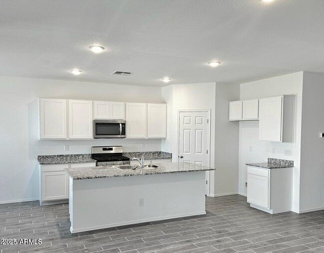 Foto del edificio - 47860 W Moeller Rd
