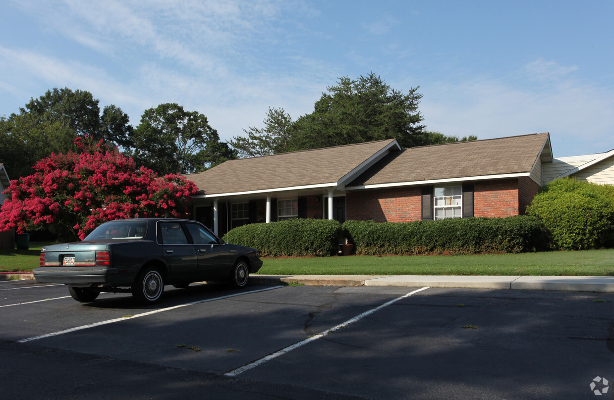 Building Photo - Meadows Apartments