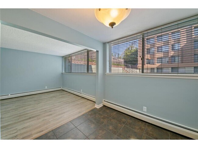 Foto del edificio - 1770 Bryant Ave S