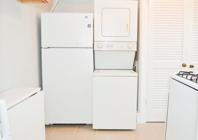 Building Photo - 201 Kentucky Ave SE