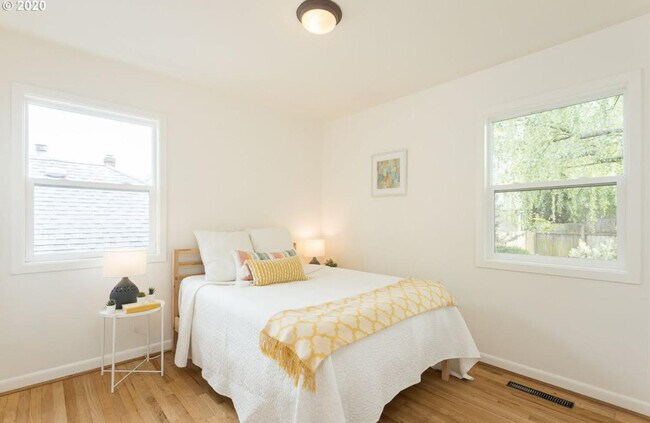 Bedroom 2 - 2726 SE 60th Ave