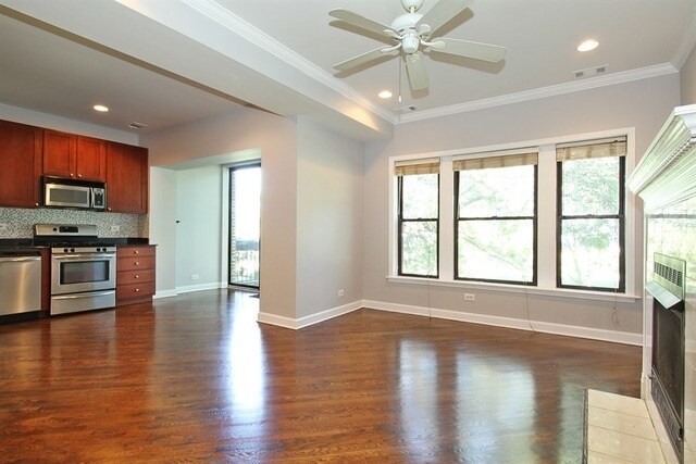 Foto del edificio - 1126 W Farwell Ave