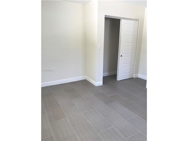 Foto del edificio - 326 NE 118th St