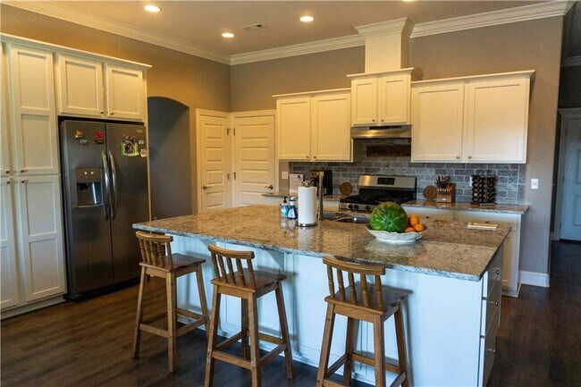 Building Photo - 4209 SW Layton Rd