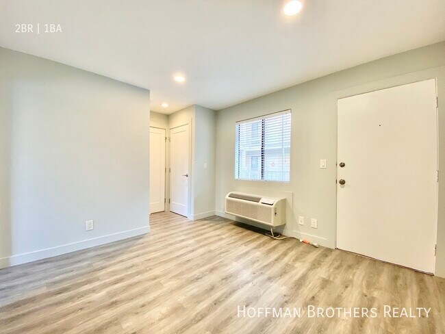 Foto del edificio - 1537 N Kenmore Ave