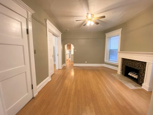 Foto del edificio - 1440 N Corona St