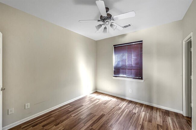 Building Photo - 4217 Koehler St