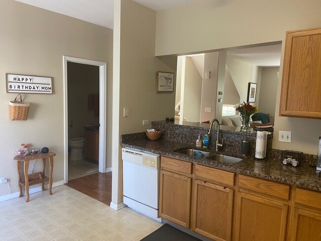 Building Photo - 3366 Ravinia Cir