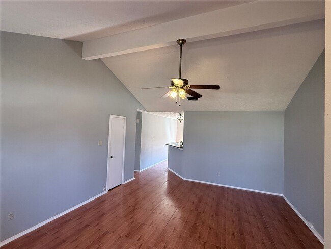 Foto del edificio - 2322 Autumn Springs Ln