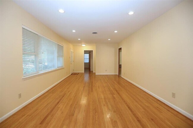Building Photo - 3535 Durhill St