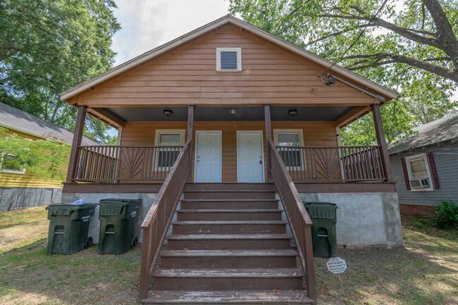 Building Photo - 1025 Rosedale Ave