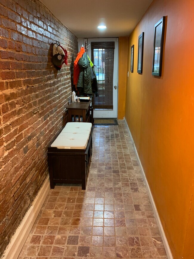Entrance Hallway - 75 Seaton Pl NW