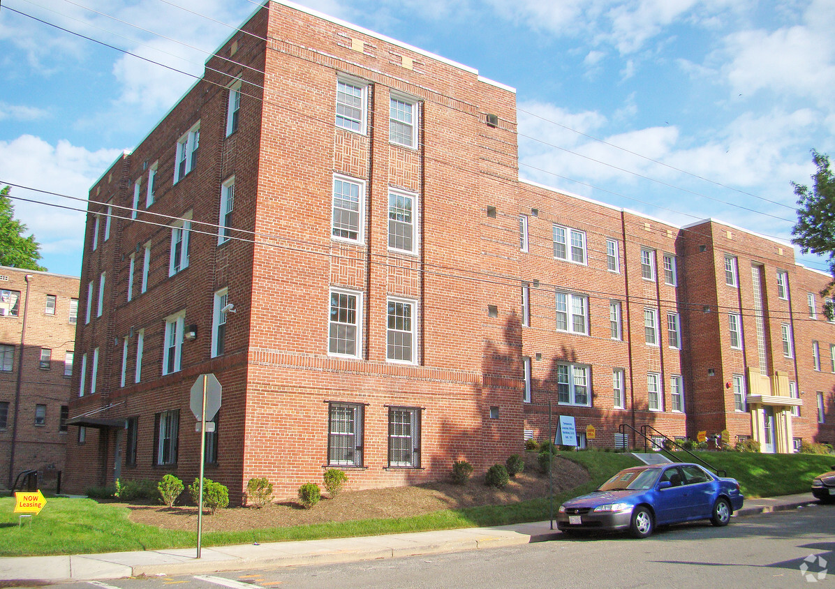 Foto del edificio - Fort View Apartments